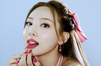 Nayeon TWICE và bạn trai đã có một màn 